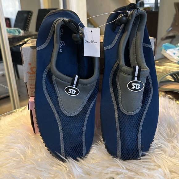 SNEAKERS SIZE 11 NEW NEVER WORN - Picture 2 of 3